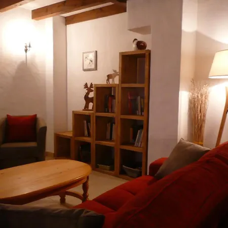 Chalet Spacieux Pour 10 Pers. Avec Garage, Proche Pistes - Fr-1-733-7 *